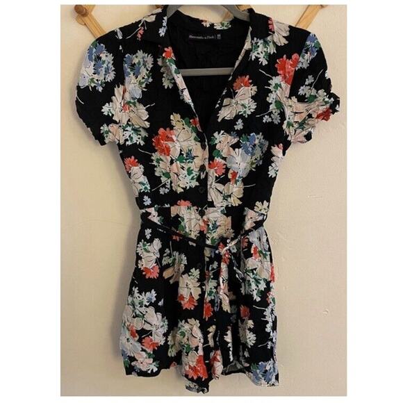 Abercrombie & Fitch Romper Women's XS Black Floral Button Up Revere Collar belt - Picture 2 of 8